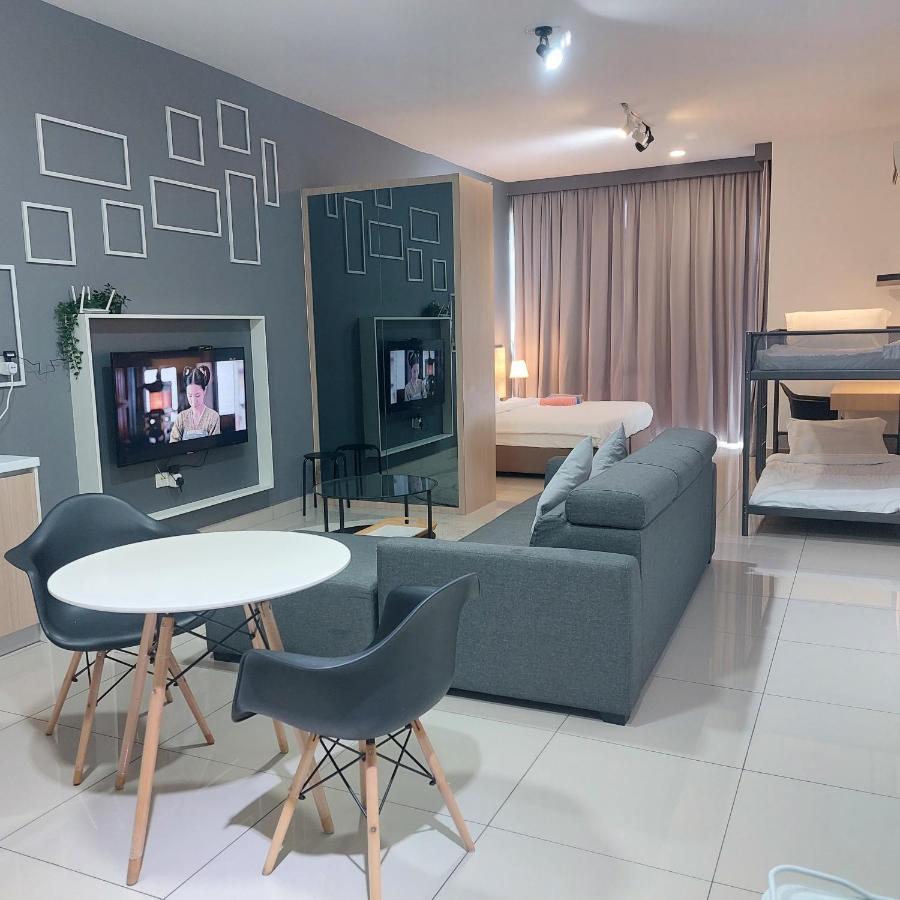 Twin Galaxy Jb Homestay By Summer Johor Bahru Buitenkant foto